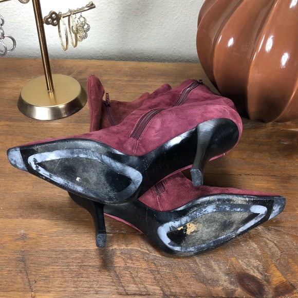Kenneth Cole Purple Suede Pointed Heeled Boots - Picture 6 of 8